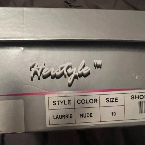 Thigh high cream high heeled boots never worn new in box. - Picture 8 of 8